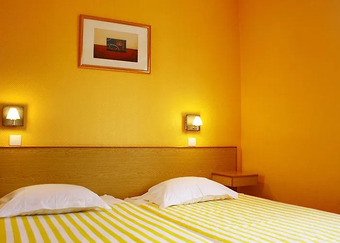מלון Restaurant De La Poste Mulhouse Ottmarsheim 3*